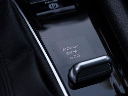 Used 2025 Jeep Compass Limited AWD/4WD image 19