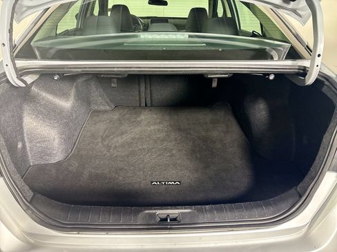 Used 2024 Nissan Altima 2.5 SV FWD image 20