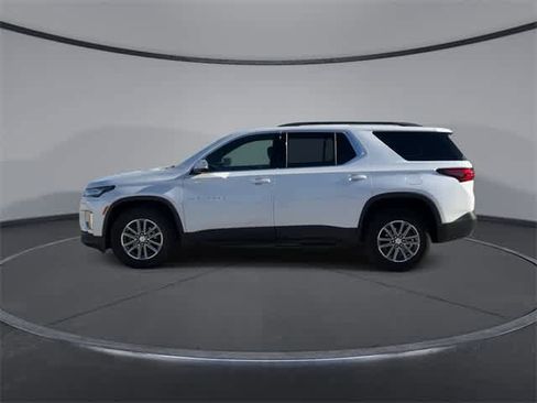 Used 2023 Chevrolet Traverse LT image 5