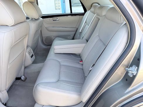 Used 2010 Cadillac DTS Luxury image 13