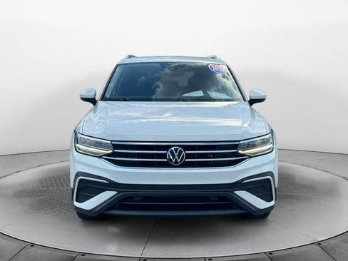 Used 2022 Volkswagen Tiguan SE FWD image 2