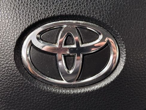 Used 2023 Toyota Corolla Cross L AWD/4WD image 23