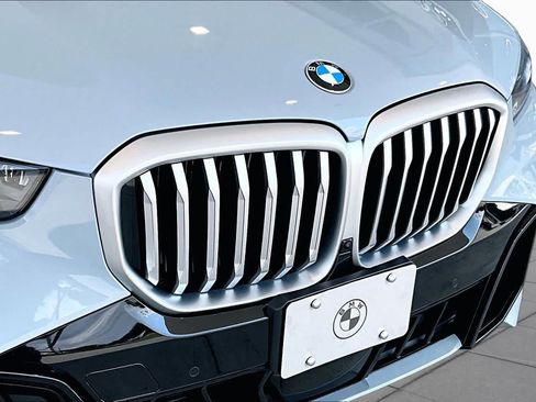 Used 2026 BMW X5 xDrive40i w/ M Sport Package AWD/4WD image 29
