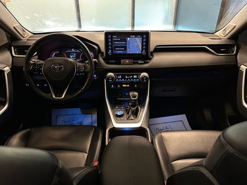 Used 2019 Toyota RAV4 Limited w/ Advanced Technology Package AWD/4WD image 9