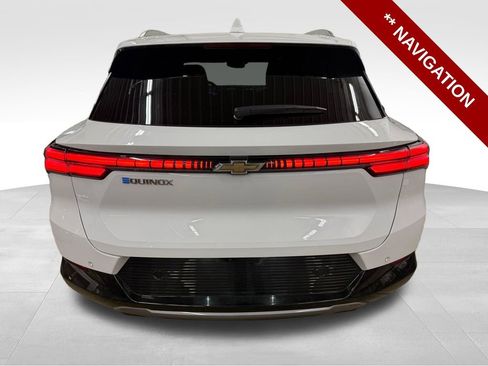 Used 2024 Chevrolet Equinox EV LT image 6