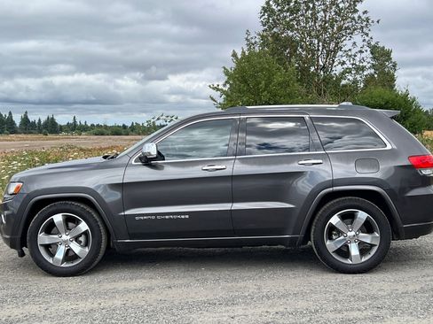 Used 2014 Jeep Grand Cherokee Overland w/ Advanced Technology Group image 7