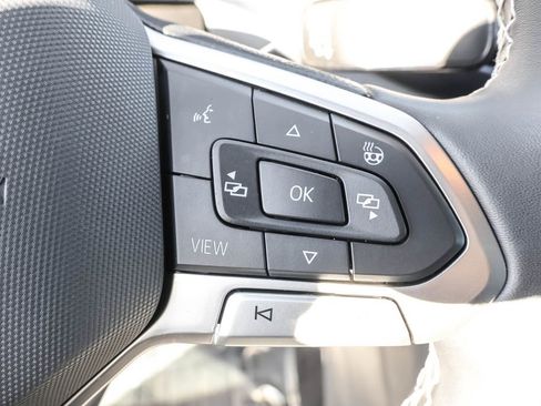 Used 2024 Volkswagen Taos SE image 22