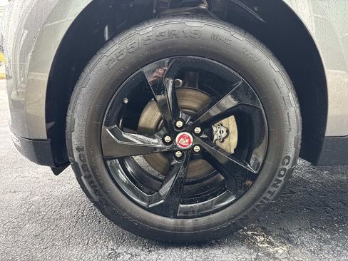 Used 2020 Jaguar F-PACE Premium image 11