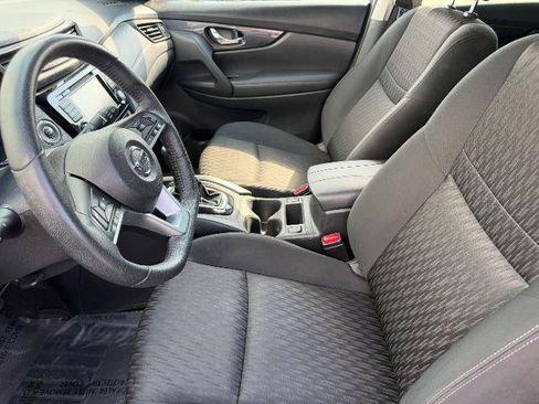 Used 2019 Nissan Rogue SV AWD/4WD image 10