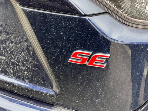 Used 2023 Toyota Corolla SE image 11