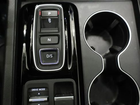 Used 2025 Honda Pilot EX-L image 24