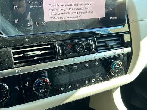 New 2026 Nissan Pathfinder SL image 18