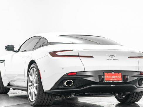 Used 2018 Aston Martin DB11 Coupe RWD image 7
