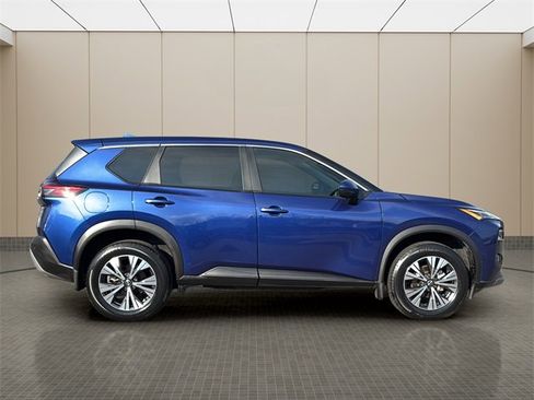 Used 2023 Nissan Rogue SV image 6