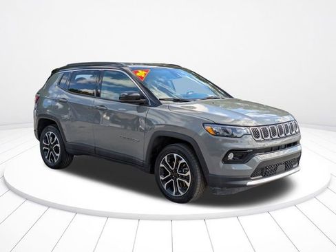 Used 2024 Jeep Compass Limited image 2