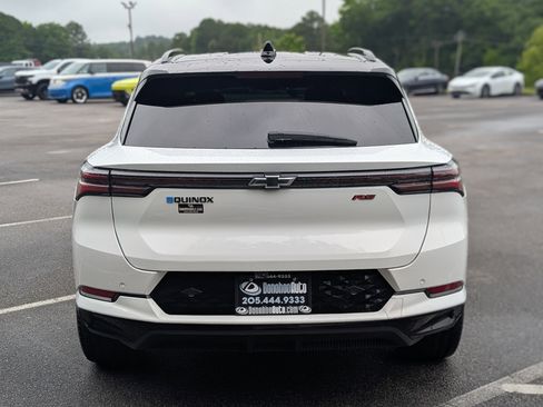 Used 2024 Chevrolet Equinox EV RS FWD image 8
