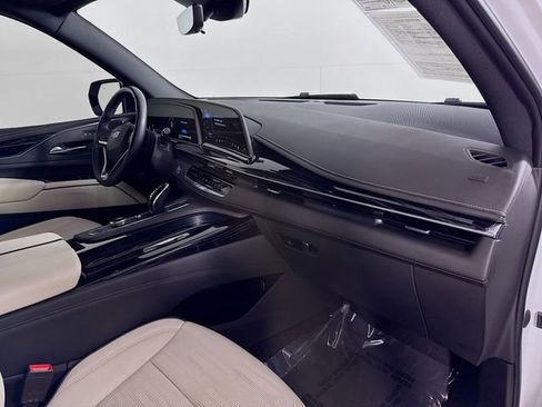 Used 2022 Cadillac Escalade Sport w/ Touring Package RWD image 32