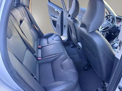 Used 2016 Volvo XC60 T5 Premier w/ Protection Package AWD/4WD image 14