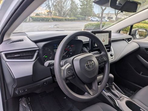Used 2024 Toyota Corolla LE w/ LE Convenience Package image 10