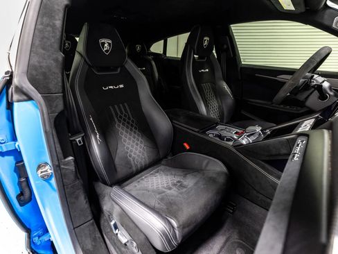 Used 2023 Lamborghini Urus Performante AWD/4WD image 45