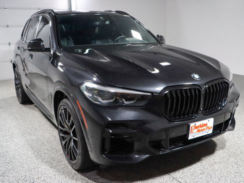 Used 2022 BMW X5 xDrive40i w/ M Sport Package AWD/4WD image 5