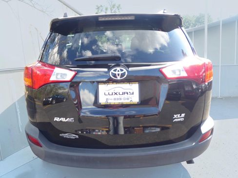 Used 2013 Toyota RAV4 XLE AWD/4WD image 9