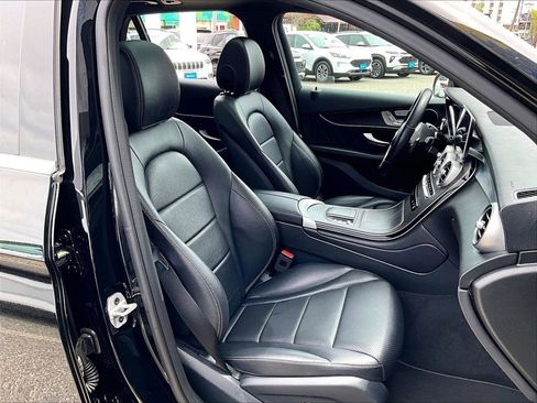 Used 2022 Mercedes-Benz GLC 300 4MATIC image 11