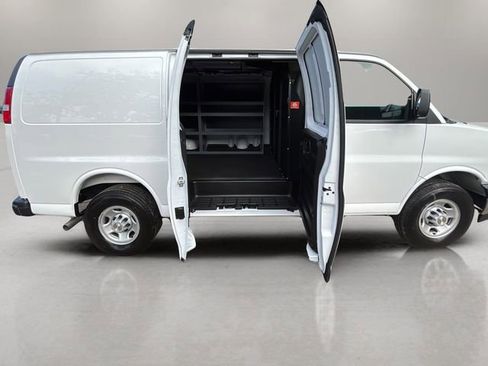 New 2025 Chevrolet Express 2500 Work Van w/ Driver Convenience Package image 30