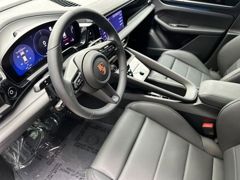 New 2026 Porsche Macan 4 Electric AWD/4WD image 4
