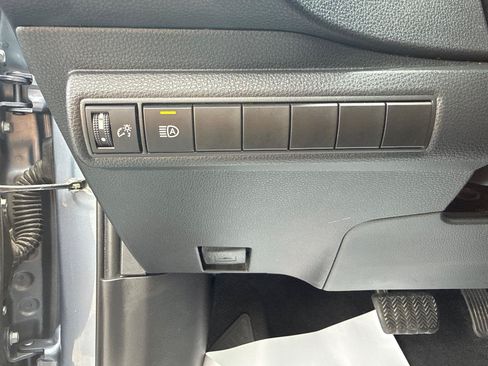 Used 2024 Toyota Corolla LE FWD image 12