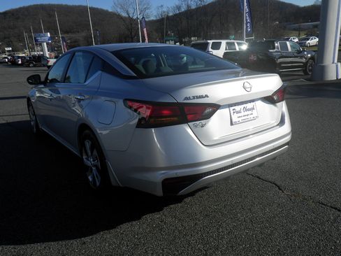 Used 2024 Nissan Altima 2.5 S image 4