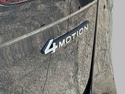 Used 2024 Volkswagen Tiguan SEL R-Line AWD/4WD image 12