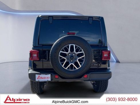Used 2025 Jeep Wrangler Unlimited Sahara AWD/4WD image 4