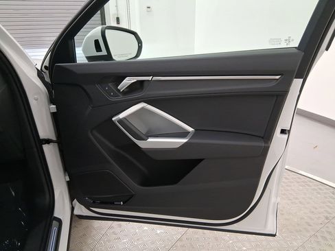 New 2025 Audi Q3 2.0T Premium image 28