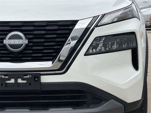 Used 2022 Nissan Rogue S image 8