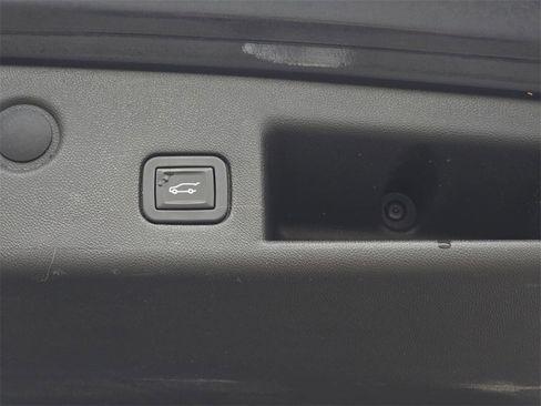 Used 2019 Chevrolet Equinox Premier image 13