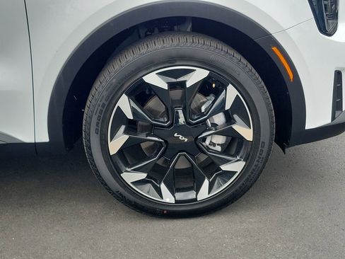Used 2025 Kia Sorento EX image 5
