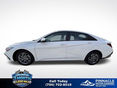 Used 2024 Hyundai Elantra SEL FWD image 7