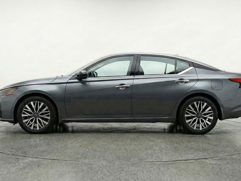 Used 2025 Nissan Altima 2.5 SV image 5