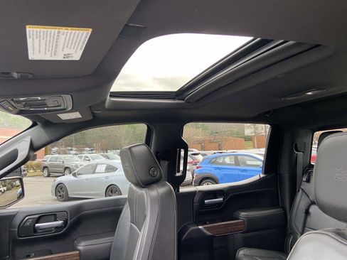 Used 2021 Chevrolet Silverado 1500 High Country w/ Technology Package image 3