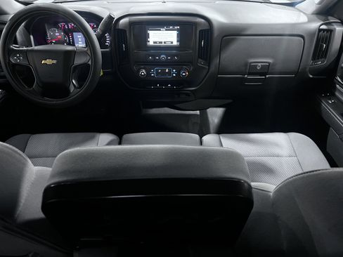 Used 2018 Chevrolet Silverado 1500 Custom w/ Trailering Package RWD image 13