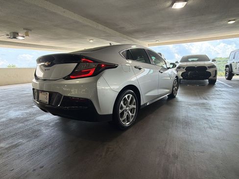 Used 2018 Chevrolet Volt Premier w/ Driver Confidence Package FWD image 8