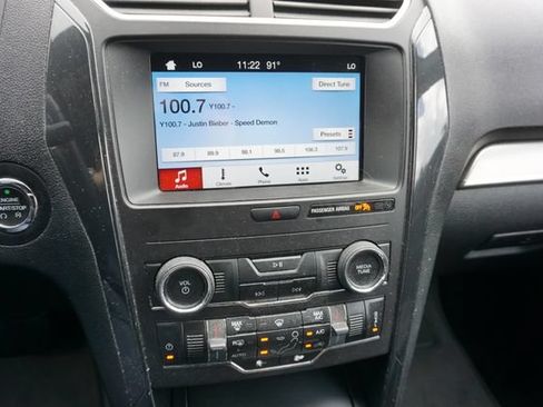 Used 2018 Ford Explorer XLT w/ Equipment Group 201A FWD image 4