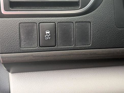 Used 2015 Toyota Camry LE image 15