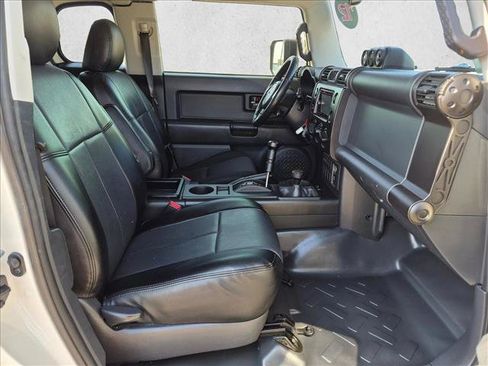 Used 2012 Toyota FJ Cruiser 4WD w/ Convenience Pkg image 19
