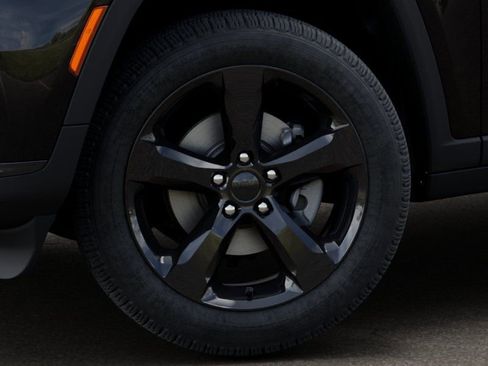 New 2025 Jeep Grand Cherokee L Limited w/ Black Appearance Package AWD/4WD image 8