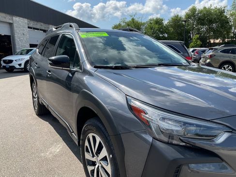 Used 2023 Subaru Outback Premium AWD/4WD image 11