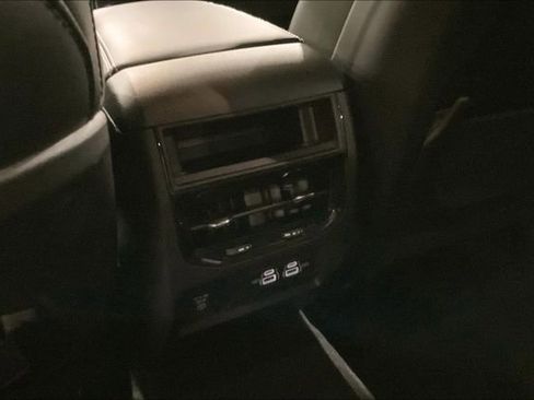 Used 2025 Jeep Grand Cherokee Altitude image 33