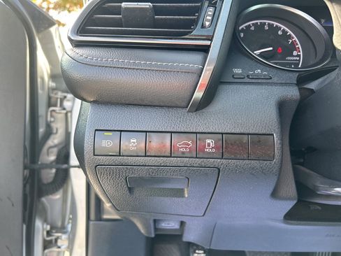 Used 2024 Toyota Camry SE image 14