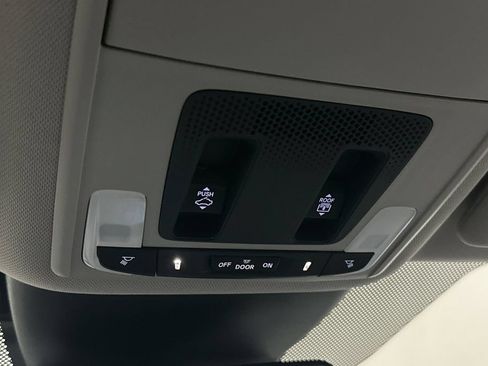 Used 2024 Honda Pilot Touring image 39